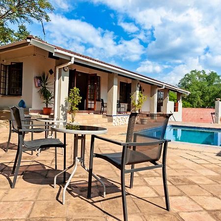 Chez Vincent Hotel Mbombela Buitenkant foto