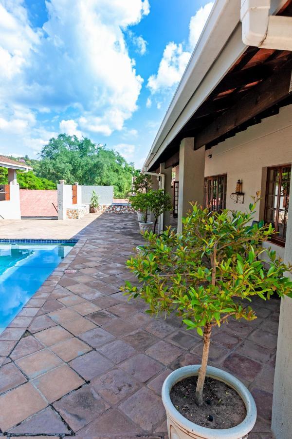 Chez Vincent Hotel Mbombela Buitenkant foto