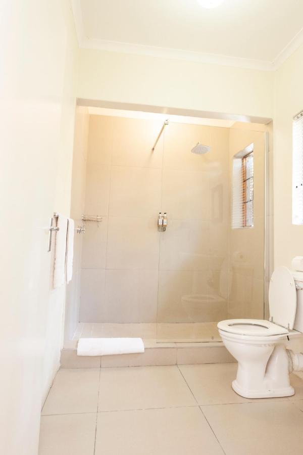 Chez Vincent Hotel Mbombela Buitenkant foto