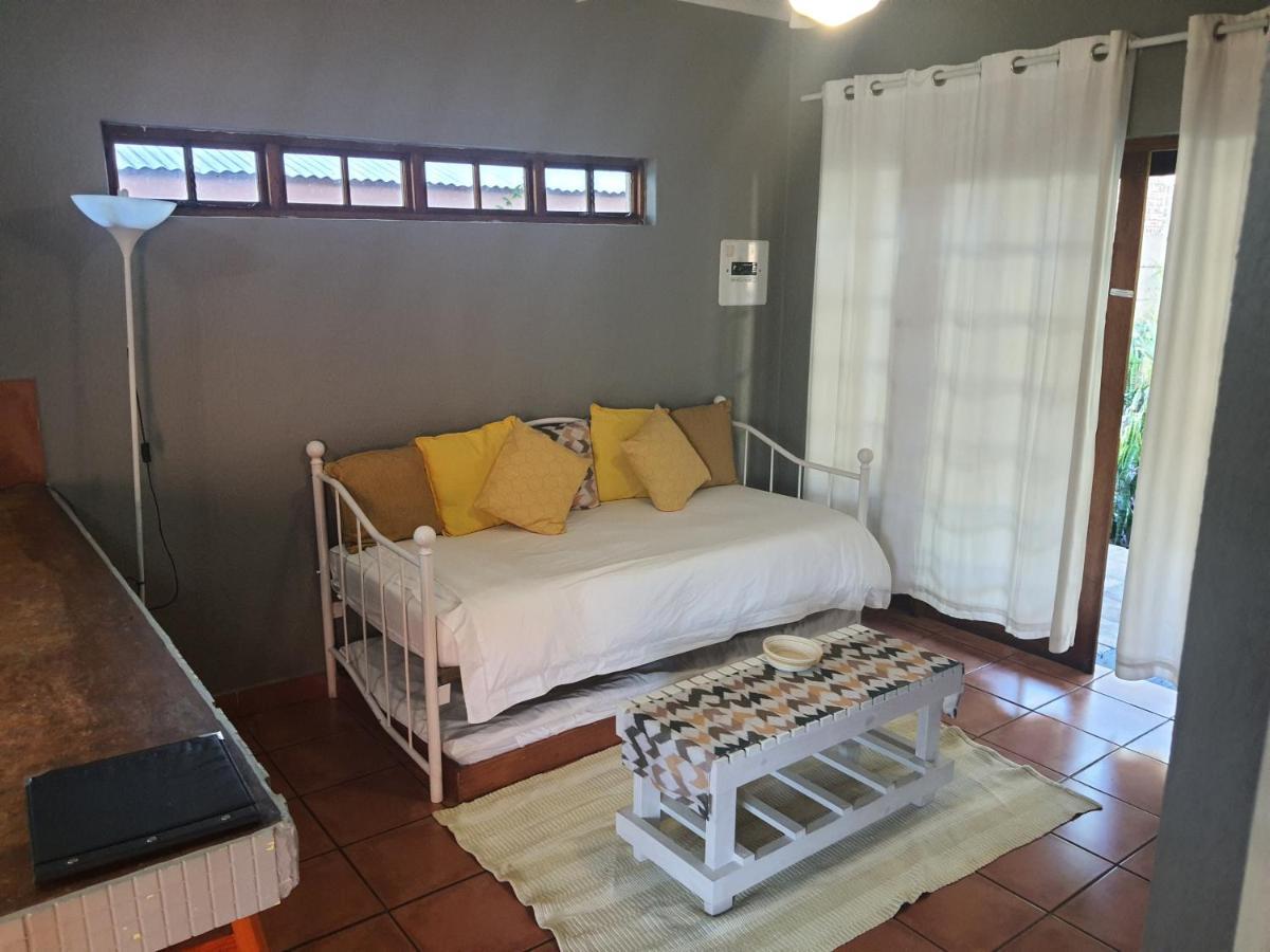 Chez Vincent Hotel Mbombela Buitenkant foto