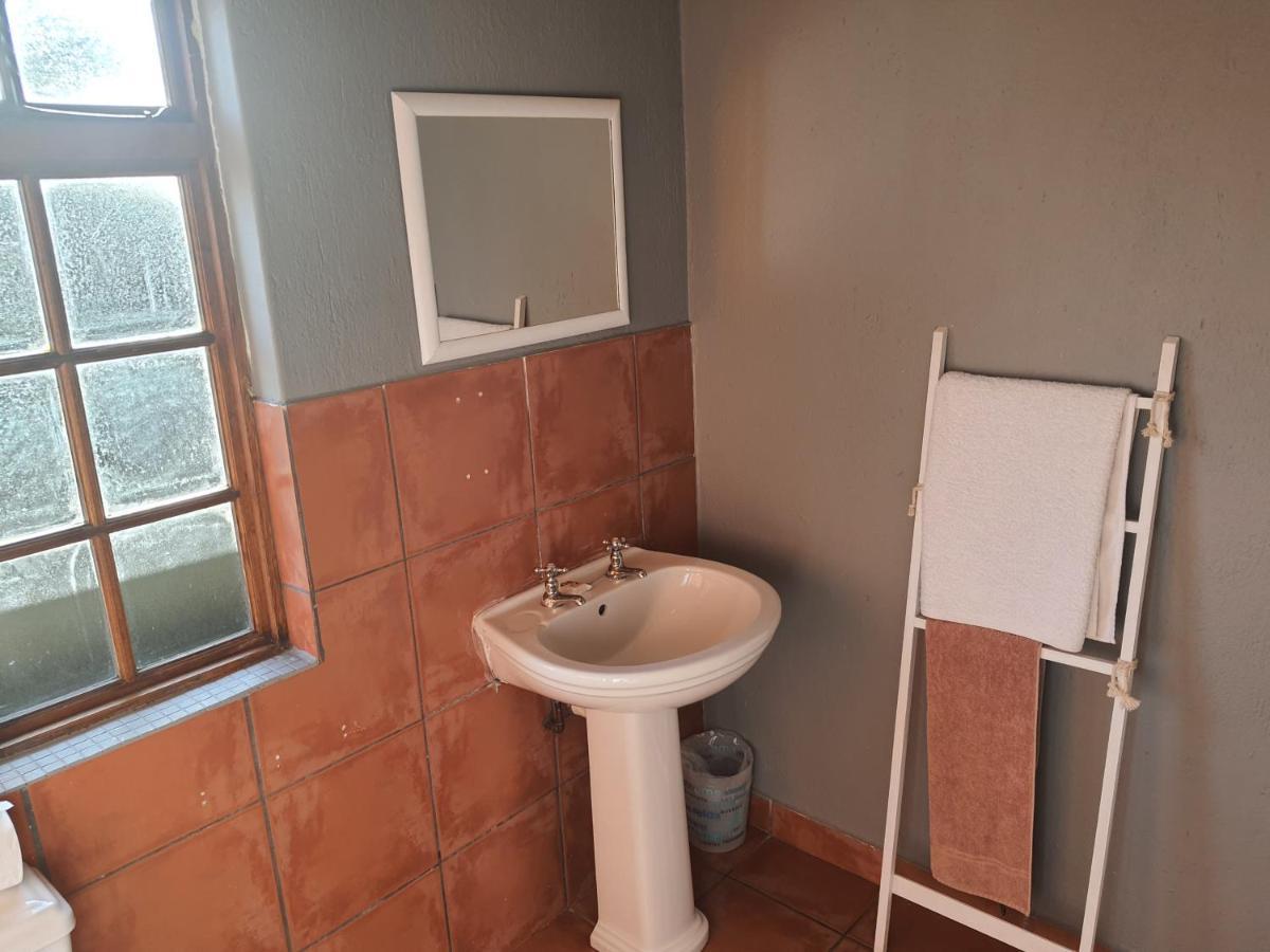 Chez Vincent Hotel Mbombela Buitenkant foto