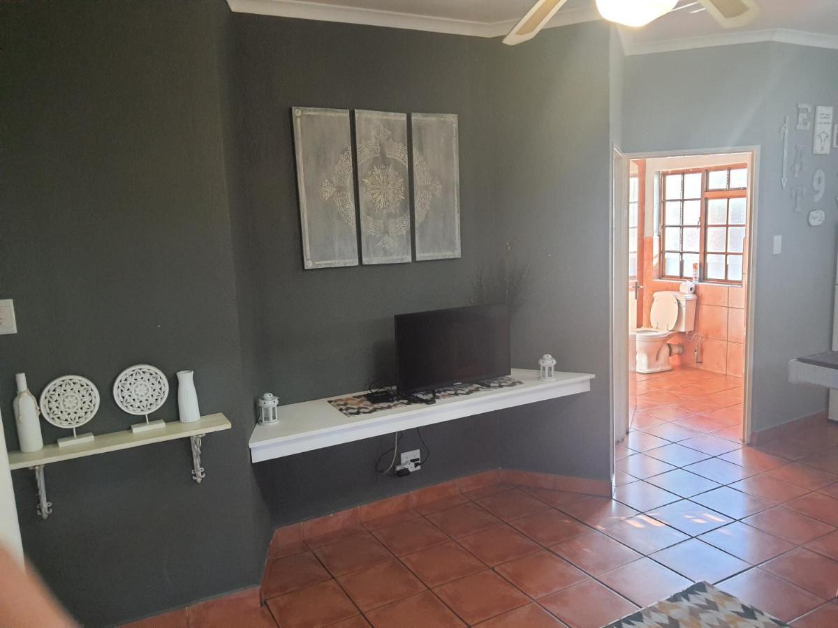 Chez Vincent Hotel Mbombela Buitenkant foto